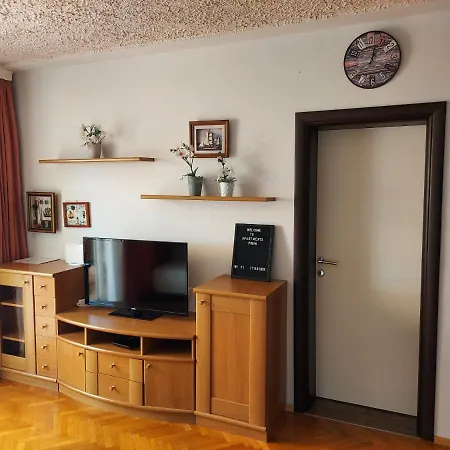 Prgin Apartment *